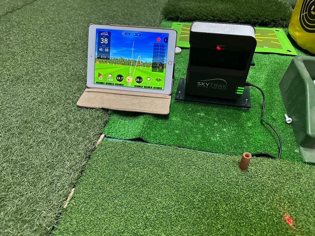 SKYTRAK 弾道測定器　iPad付きですぐに使える 楽天市場】♪スカイトラック ゴルフ弾道測定器 (スカイトラック本体+